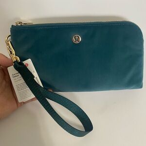 LULULEMON - Curved Wristlet *velour*
